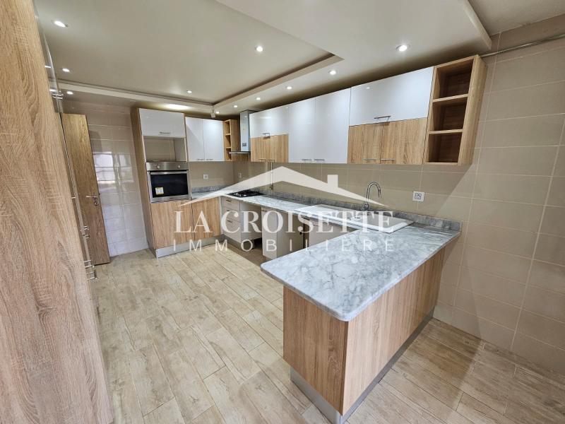 Etage de villa S+2 à La Marsa
